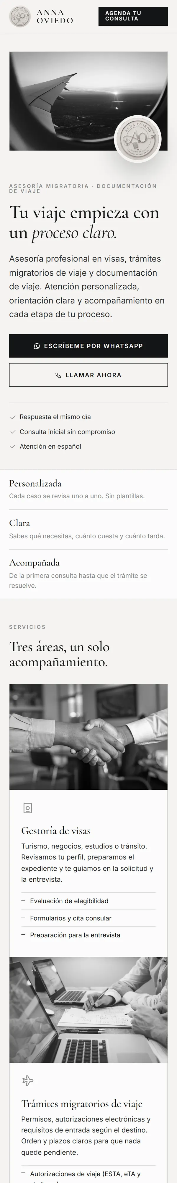 Anna Oviedo · Trámites: on a phone
