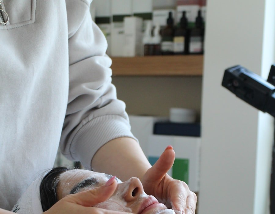 Facial con exosomas y microneedling