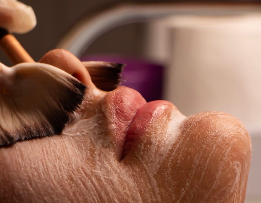 Aplicación de tratamiento regenerativo facial